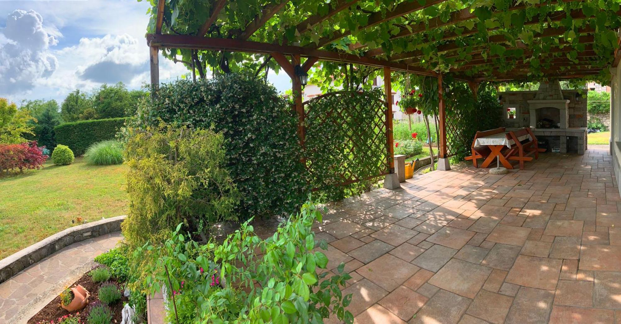 Garden Villa Štanjel 外观 照片